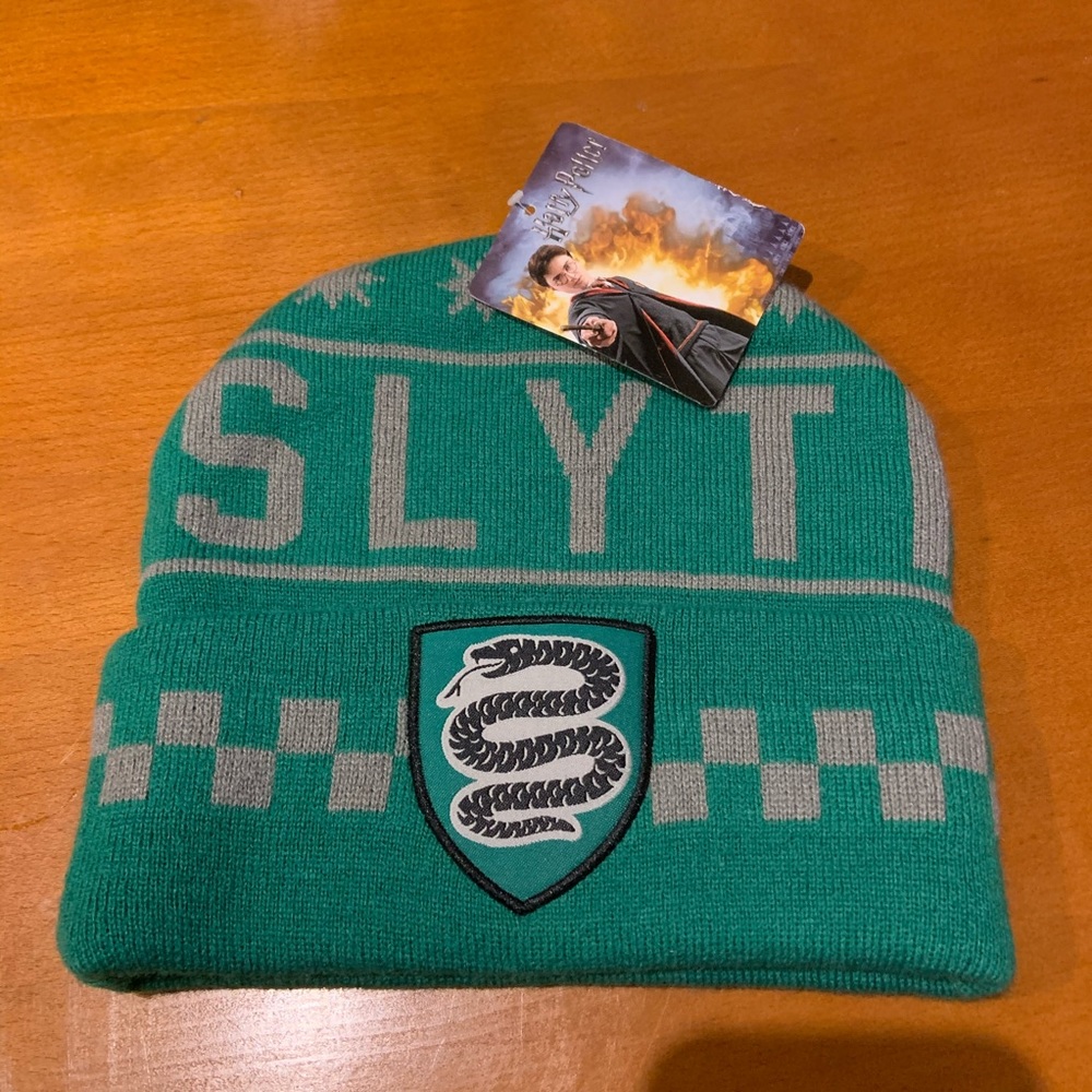 NWT Adult Harry Potter Slythrin stocking hat